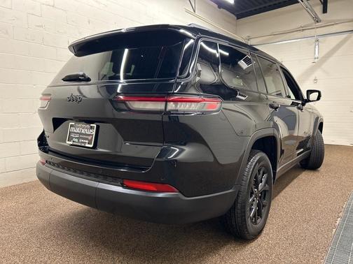 2025 Jeep Grand Cherokee L Laredo