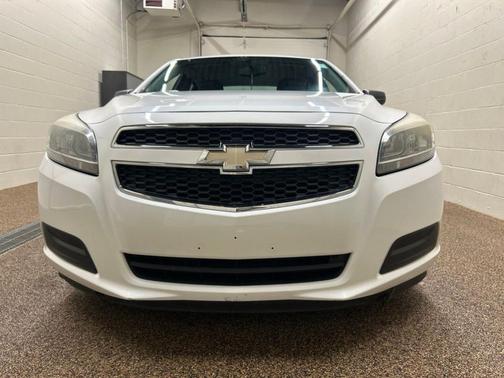 Summit White 2013 Chevrolet Malibu 1LS