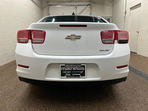 Summit White 2013 Chevrolet Malibu 1LS