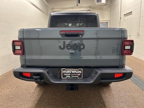 2026 Jeep Gladiator Sport