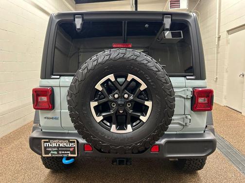 Earl Clearcoat 2024 Jeep Wrangler 4xe Rubicon