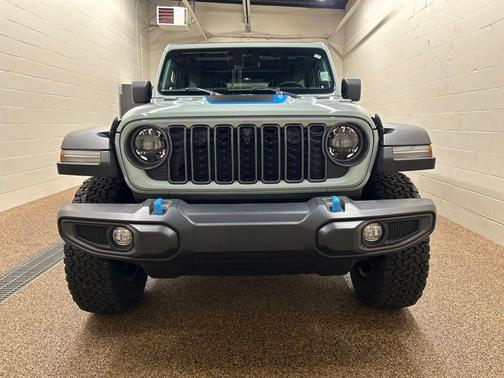 Earl Clearcoat 2024 Jeep Wrangler 4xe Rubicon