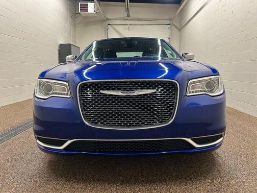 2021 Chrysler 300 Touring