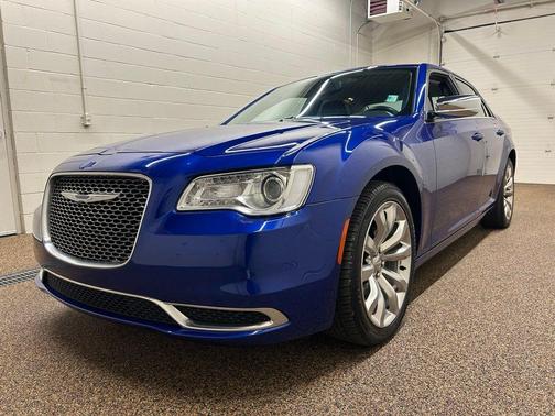 2021 Chrysler 300 Touring
