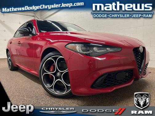 Rosso 2024 Alfa Romeo Giulia Veloce