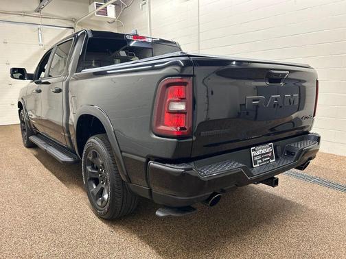 Diamond Black 2025 RAM 1500 Big Horn/Lone Star