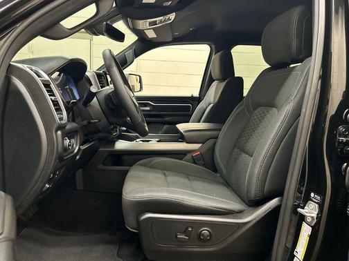 Diamond Black 2025 RAM 1500 Big Horn/Lone Star