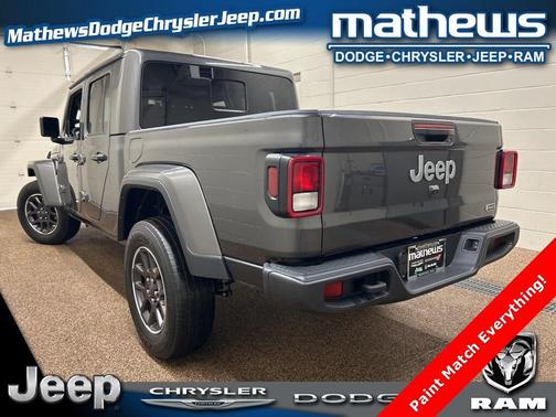 2023 Jeep Gladiator Overland