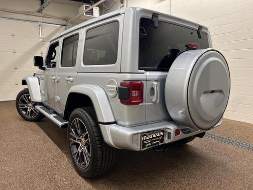 2022 Jeep Wrangler Unlimited Sahara High Altitude