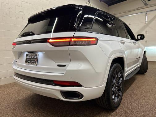 2024 Jeep Grand Cherokee Summit