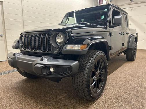 2024 Jeep Gladiator Nighthawk