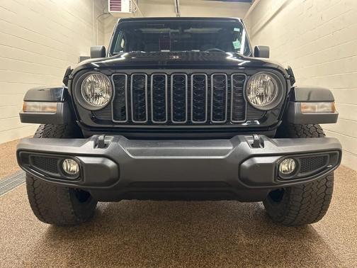 2024 Jeep Gladiator Nighthawk