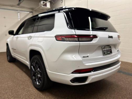 Bright White Clearcoat 2025 Jeep Grand Cherokee L Summit