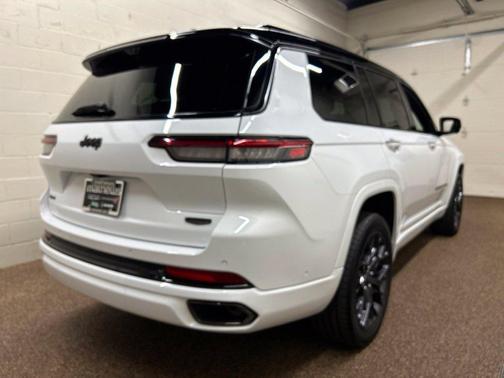 Bright White Clearcoat 2025 Jeep Grand Cherokee L Summit