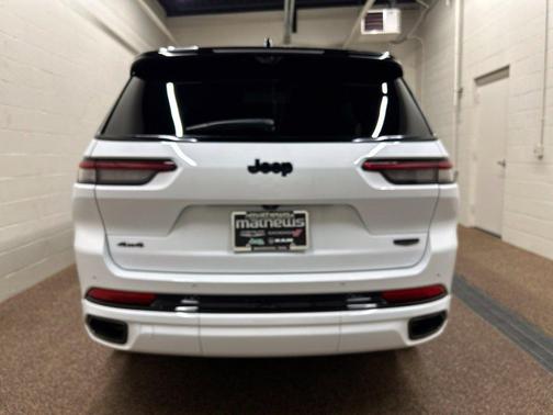Bright White Clearcoat 2025 Jeep Grand Cherokee L Summit