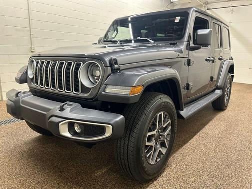 Granite Crystal Clearcoat Metallic 2026 Jeep Wrangler Sahara
