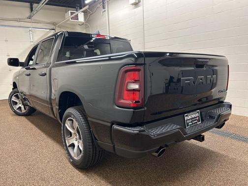 Diamond Black 2026 RAM 1500 Express