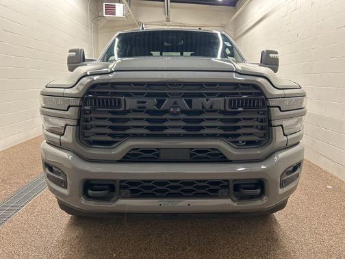Ceramic Gray Clearcoat 2026 RAM 2500 Big Horn