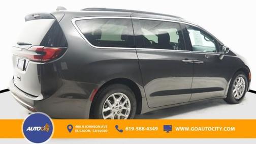 2022 Chrysler Pacifica Touring-L