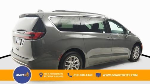 2022 Chrysler Pacifica Touring-L