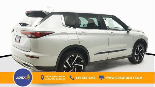 2022 Mitsubishi Outlander SE