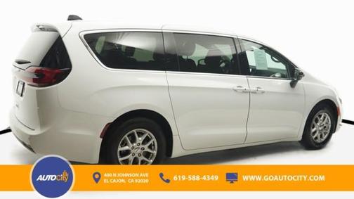 2024 Chrysler Pacifica Touring-L