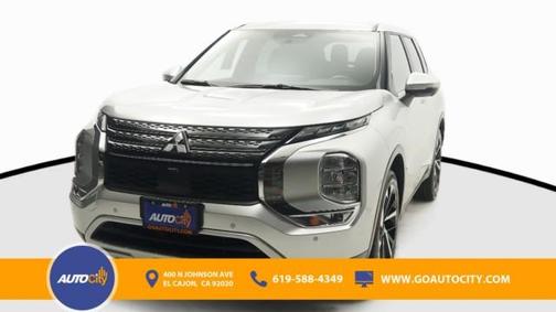 2023 Mitsubishi Outlander SE