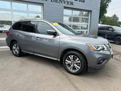 2018 Nissan Pathfinder SV