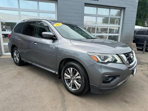 2018 Nissan Pathfinder SV