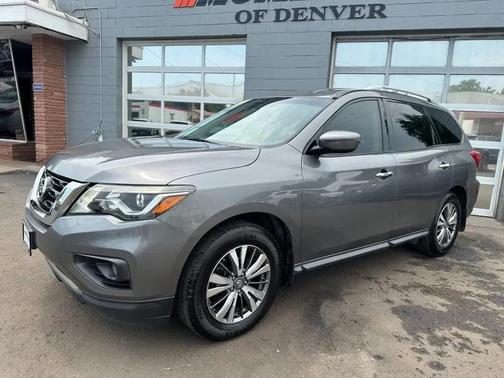 2018 Nissan Pathfinder SV