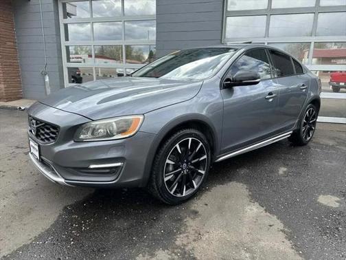 2016 Volvo S60 Cross Country T5 Platinum