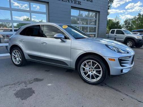 Rhodium Silver Metallic 2018 Porsche Macan Macan
