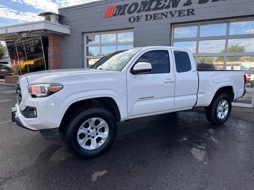 Super White 2016 Toyota Tacoma SR5