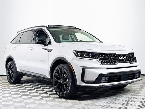 Gray 2023 Kia Sorento SX