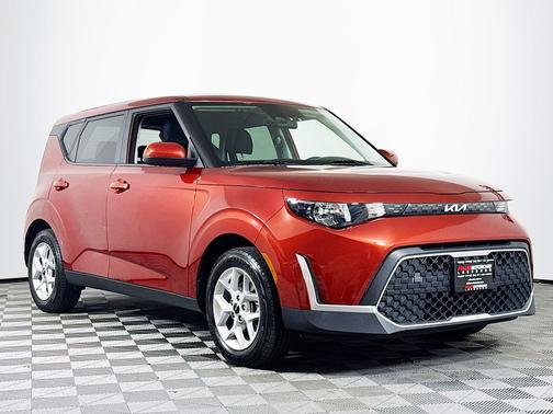 Orange 2023 Kia Soul LX