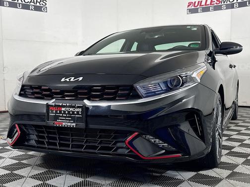 Aurora Black Pearl 2023 Kia Forte GT-Line