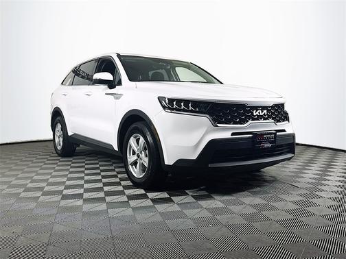 2022 Kia Sorento LX