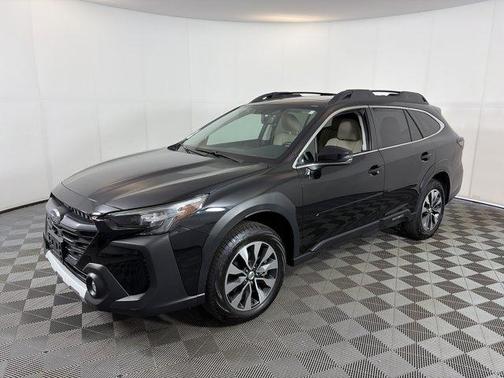 Crystal Black Silica 2023 Subaru Outback Limited
