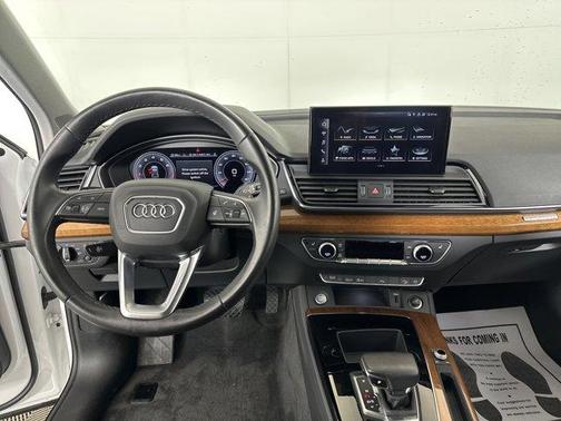 2022 Audi Q5 45 S line Premium Plus