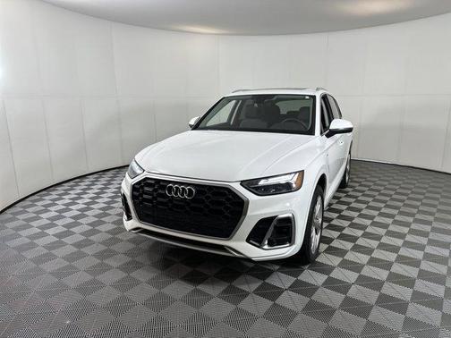 2022 Audi Q5 45 S line Premium Plus
