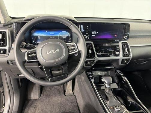 Wolf Gray 2023 Kia Sorento SX