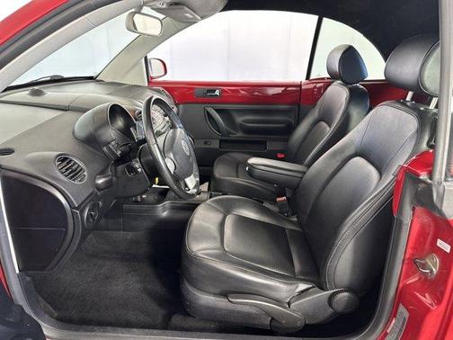 2009 Volkswagen New Beetle S