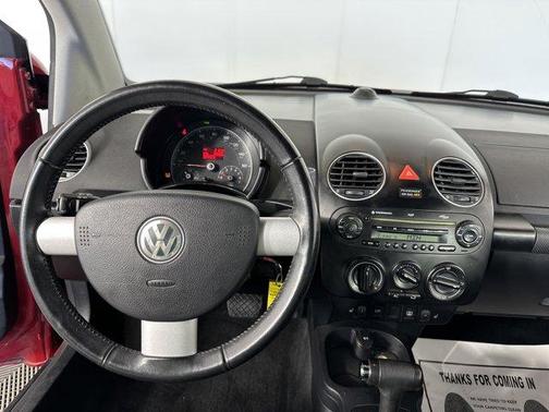 2009 Volkswagen New Beetle S