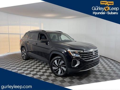 Deep Black Pearl Effect 2025 Volkswagen Atlas 2.0T SE w/Technology
