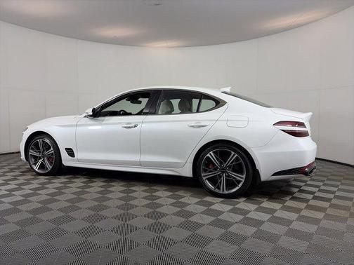 Uyuni White 2024 Genesis G70 2.5T