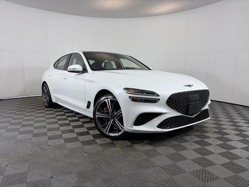 Uyuni White 2024 Genesis G70 2.5T
