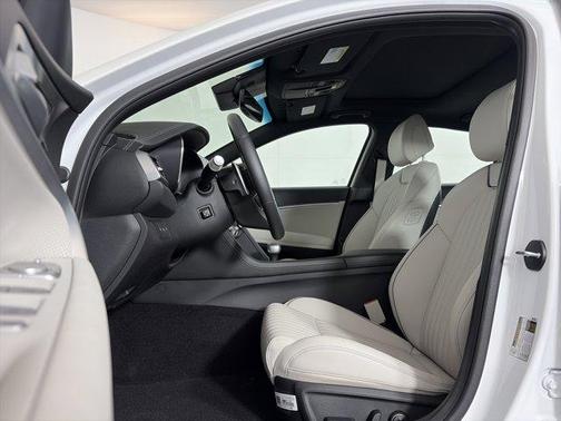 2024 Genesis G70 2.5T