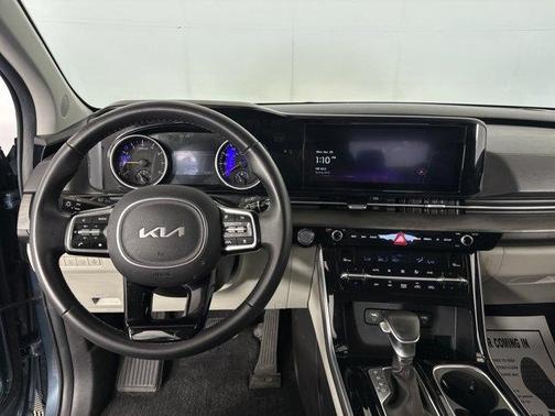 2024 Kia Carnival EX