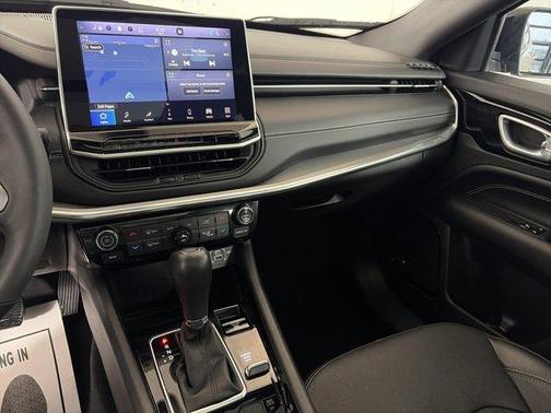 2023 Jeep Compass Altitude