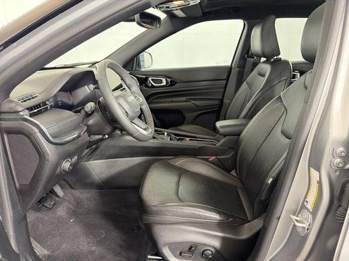 2023 Jeep Compass Altitude